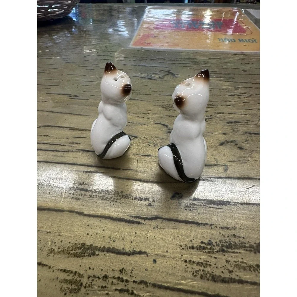 Vintage Bone China Siamese Cat Salt And Pepper Shakers
